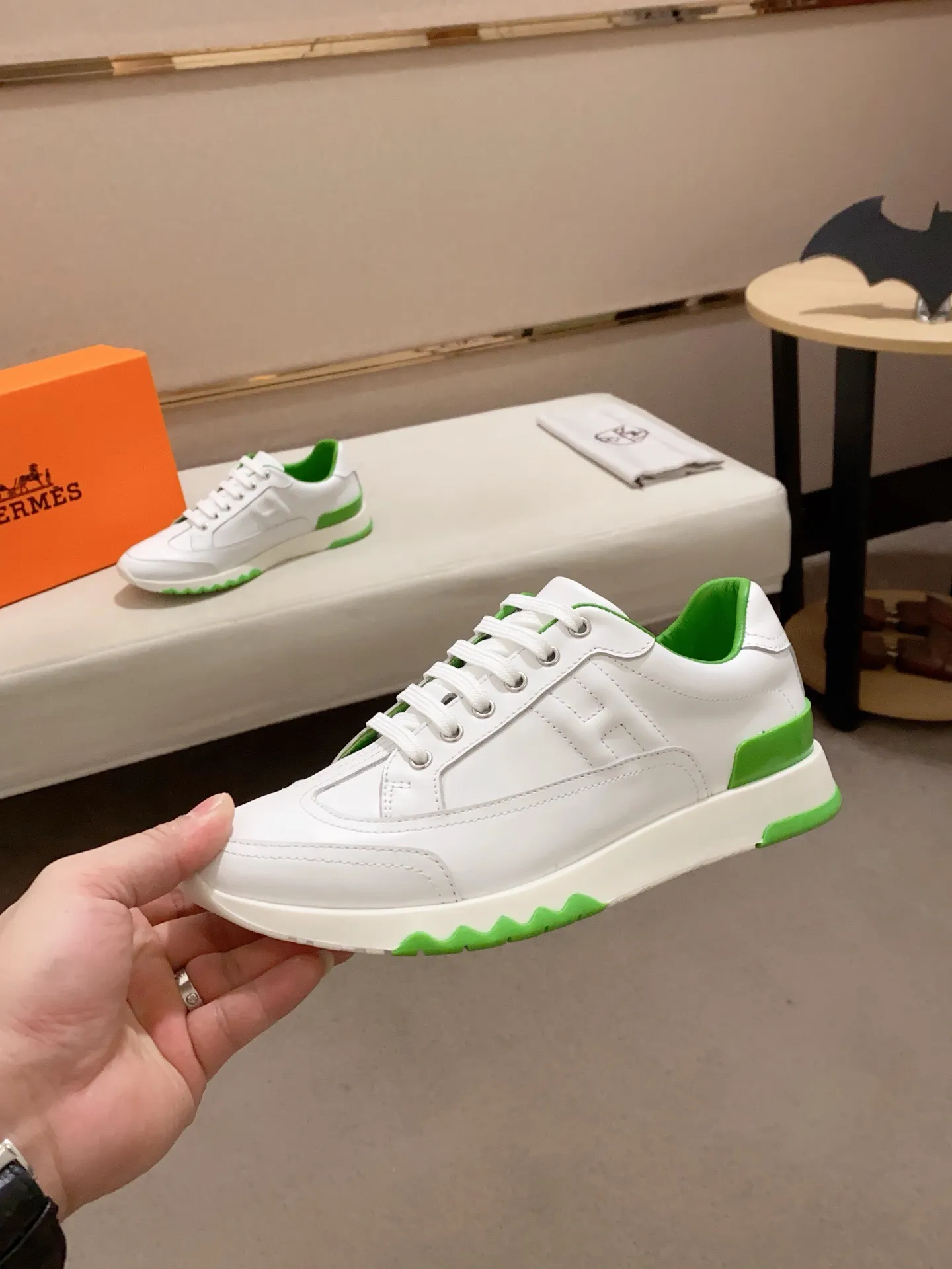 Ex-factory price: 500💰《HERMES》【Classic original single version】Hermès; top 🔝purchasing agent🔍🔍men's latest 🇺🇸sold simultaneously, original imported from Italy ▲▲first-layer cowhide ▲▲ (high-end, nobility and class) ) Exquisite workmanship (Italian 🇮🇹 imported water-dyed 🐂 cowhide lining) sole: original sole provided by the original factory, ⚠️exclusive double-layer activity·TPR·rubber·combined molded outsole; super comfortable·wear-resistant·non-slip·environmental protection The real thing is more beautiful when photographed in kind (high quality, following orders), you can come in and out at will * Number of yards: 38·39·40·41·42·43·44# (can be customized 45.)